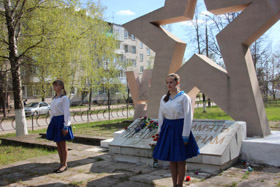 Минута молчания в Решетихе 8 мая 2013